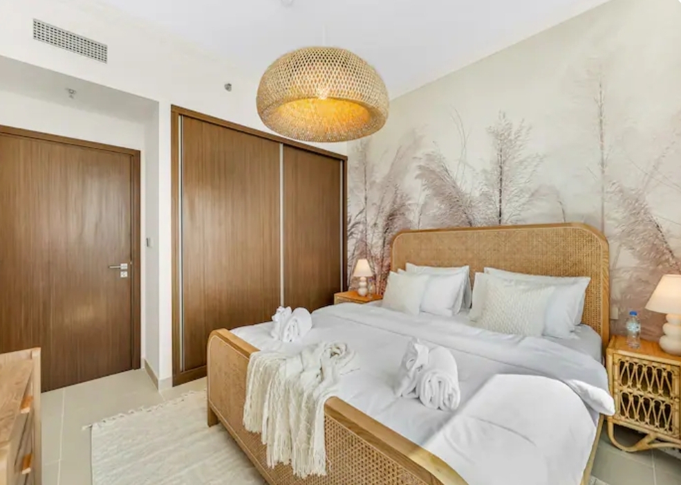 The bedroom - built-in wardrobe